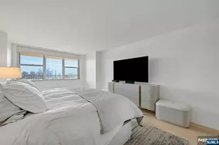 6040 Blvd East 31E, West New York, NJ 07093 - Photo 16