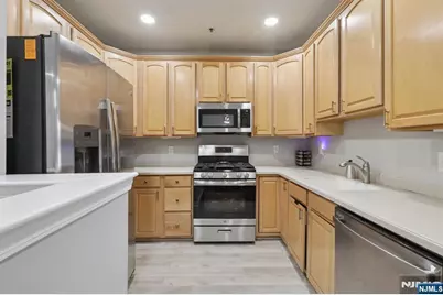 351 Oswego Court 351 #351, West New York, NJ 07093 - Photo 14
