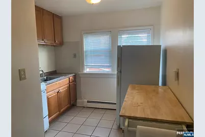 130 Hazelton Street 2 #2, Ridgefield Park, NJ 07660 - Photo 4