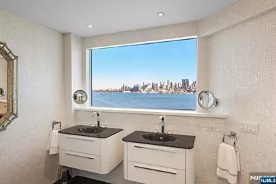 600 Harbor Boulevard 1079-81R #1079-81R, Weehawken, NJ 07086 - Photo 34