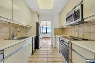 1500 Palisade Ave 23E, Fort Lee, NJ 07024 - Photo 14