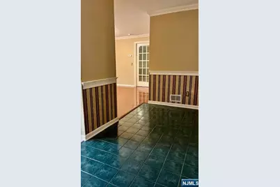 151 Indian Hollow Court 151 #151, Mahwah, NJ 07430 - Photo 2