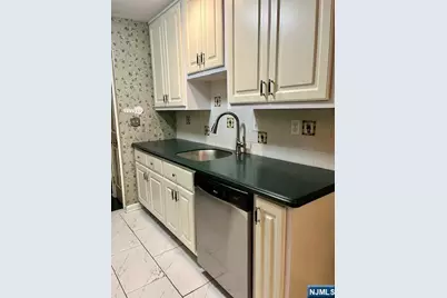 151 Indian Hollow Court 151 #151, Mahwah, NJ 07430 - Photo 16