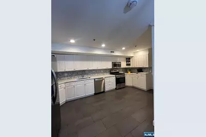 207 Palisade Avenue 2 #2, Union City, NJ 07087 - Photo 6