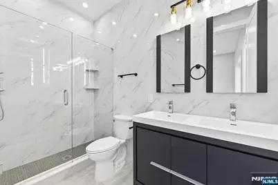 126 De Kalb Avenue 1 #1, Jersey City, NJ 07306 - Photo 20