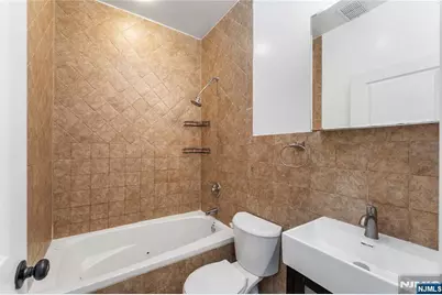 239 Baldwin Avenue 3 #3, Jersey City, NJ 07306 - Photo 6