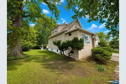 189 Martha Avenue, Elmwood Park, NJ 07407 - Photo 2