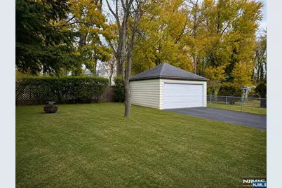189 Martha Avenue, Elmwood Park, NJ 07407 - Photo 4