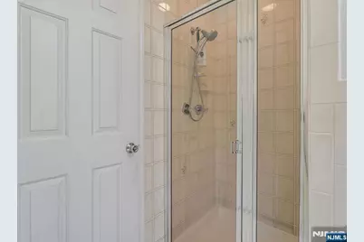 125 Roosevelt Place, Palisades Park, NJ 07650 - Photo 24