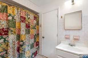 567 Fern Ave, Lyndhurst Township, NJ 07071 - Photo 8