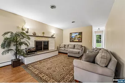 105 Deerhorn Court, Upper Saddle River, NJ 07458 - Photo 6