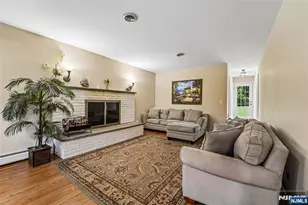 105 Deerhorn Ct, Upper Saddle River, NJ 07458 - Photo 6