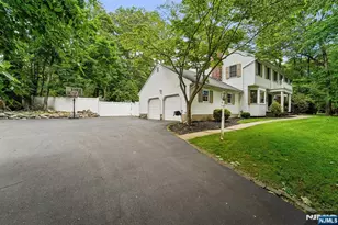 105 Deerhorn Ct, Upper Saddle River, NJ 07458 - Photo 38