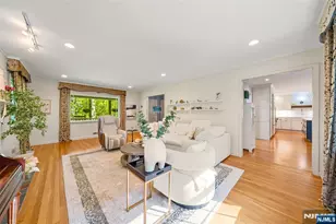 29 Upper Dr, Berkeley Heights Township, NJ 07901 - Photo 12