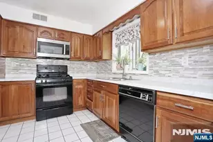 290 Hamilton Pl 4, Hackensack, NJ 07601 - Photo 12