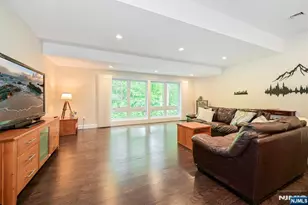 655 Floyd St, Englewood Cliffs, NJ 07632 - Photo 10