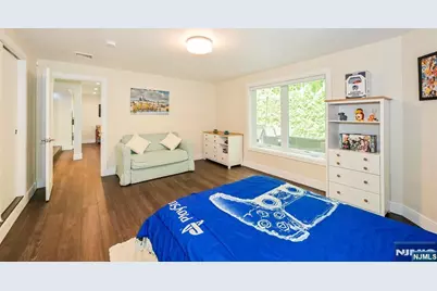655 Floyd Street, Englewood Cliffs, NJ 07632 - Photo 24