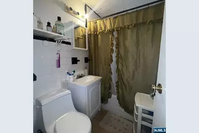 165 Woods Avenue 2nd Fl. #2nd Fl., Bergenfield, NJ 07621 - Photo 16