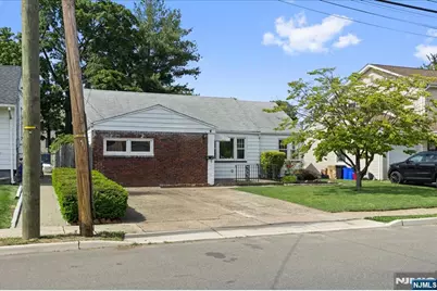 29 Graham Terrace, Saddle Brook Township, NJ 07663 - Photo 4