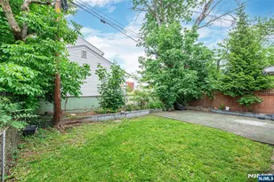 10 Walnut Pkwy, Montclair, NJ 07042 - Photo 28