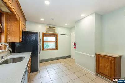 10 Walnut Parkway, Montclair, NJ 07042 - Photo 22