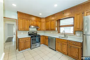 10 Walnut Pkwy, Montclair, NJ 07042 - Photo 20