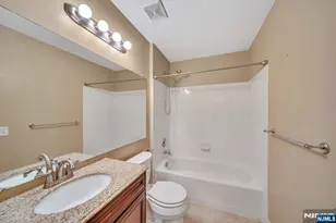 1041 Cumberland Ct, Mahwah, NJ 07430 - Photo 14