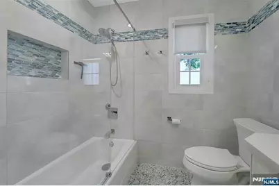 19 Thames Boulevard, Bergenfield, NJ 07621 - Photo 34