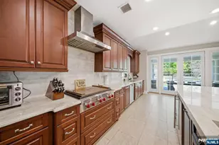 184 Donny Brook Dr, Allendale, NJ 07401 - Photo 8