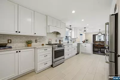 35 Stuart Street, Waldwick, NJ 07463 - Photo 16