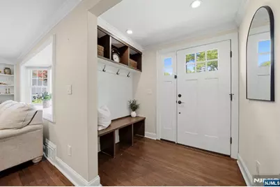 35 Stuart Street, Waldwick, NJ 07463 - Photo 4
