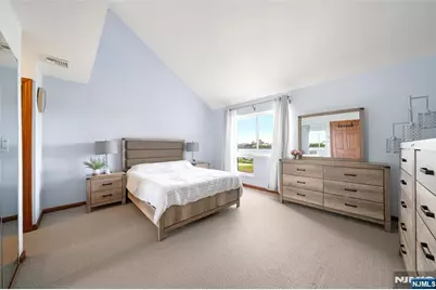 101 State Rt 5 302 #302, Edgewater, NJ 07020 - Photo 16