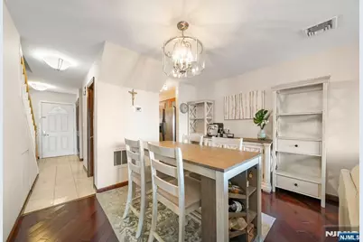 101 State Rt 5 302 #302, Edgewater, NJ 07020 - Photo 12
