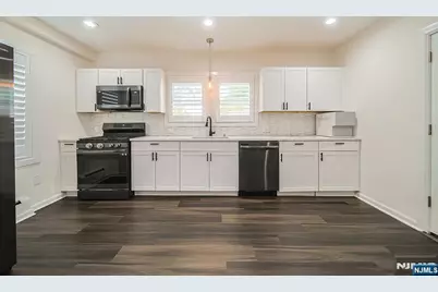 24-09 Raphael Street, Fair Lawn, NJ 07410 - Photo 10