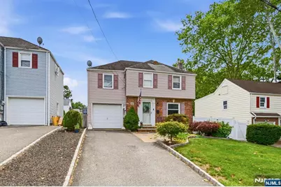 32 Lerome Place, Teaneck Township, NJ 07666 - Photo 4