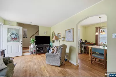 32 Lerome Place, Teaneck Township, NJ 07666 - Photo 8