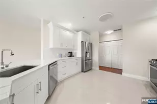 250 The Promenade, Edgewater, NJ 07020 - Photo 10