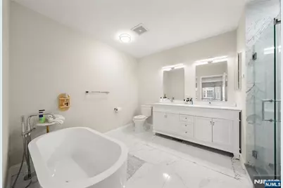 250 The Promenade, Edgewater, NJ 07020 - Photo 14