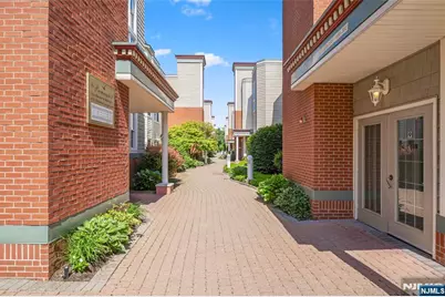 250 The Promenade, Edgewater, NJ 07020 - Photo 22