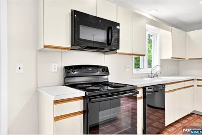 23 Peach Hill Court, Ramsey, NJ 07446 - Photo 10