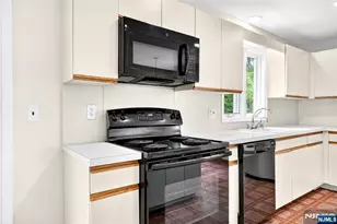 23 Peach Hill Ct, Ramsey, NJ 07446 - Photo 10