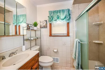 111 Jackson Avenue, Wayne, NJ 07470 - Photo 16