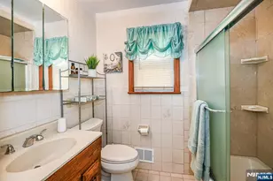 111 Jackson Ave, Wayne, NJ 07470 - Photo 16