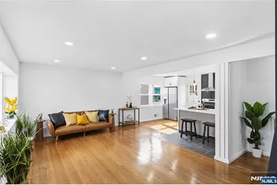 116 Washington Place, Teaneck Township, NJ 07666 - Photo 12