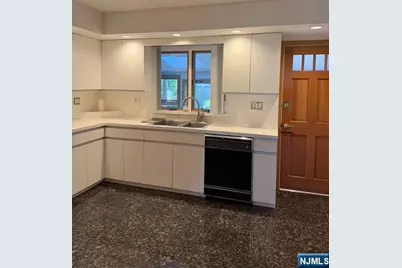 535 Summit, Englewood Cliffs, NJ 07632 - Photo 12