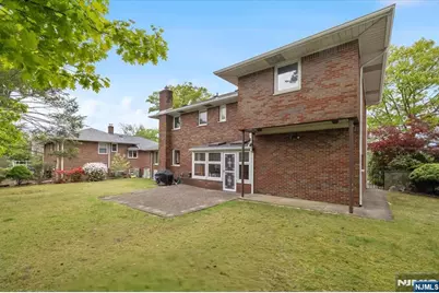 535 Summit, Englewood Cliffs, NJ 07632 - Photo 32