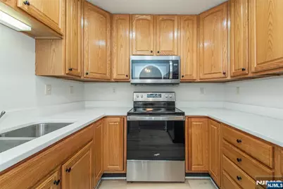 91 Roseland Avenue C4 #C4, Caldwell, NJ 07006 - Photo 6