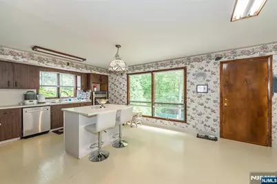 319 Winifred Drive, Totowa, NJ 07512 - Photo 2