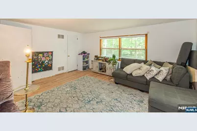 319 Winifred Drive, Totowa, NJ 07512 - Photo 14