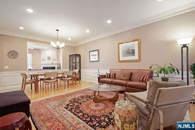 47 Mulberry Court, Paramus, NJ 07652 - Photo 6